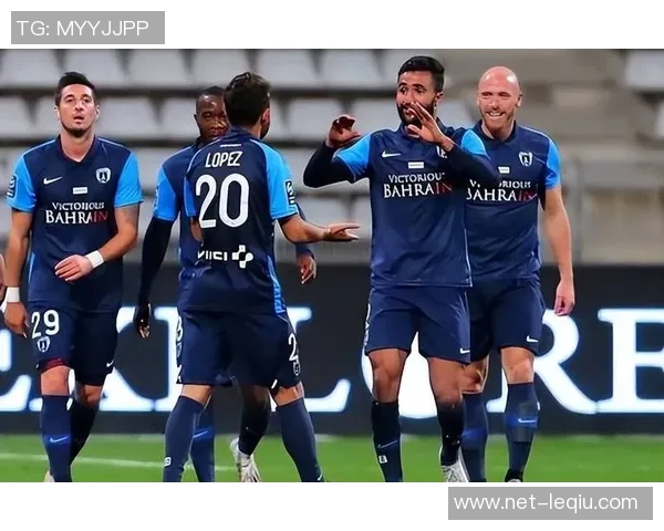 布尔格与朗斯的激烈对决揭示法甲新赛季的竞争格局与球队实力分析